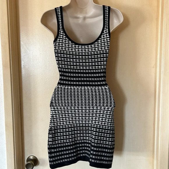 Guess by Marciano black and white low cut sweater dress size S - Picture 7 of 14